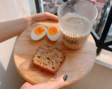 Hình bước làm 1 của món Bánh mì+ trứng gà + smoothies Chanh Leo