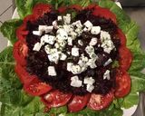 Une image de l'étape 9 de Salade de romaine aux betteraves rouges, tomates, frisée rouge et feta.