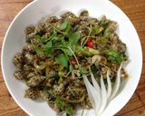 Hình bước làm 2 của món Ốc Hương Xào Sả Ớt