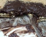 A picture of step 6 of 10 minutes easy chocolate dessert.