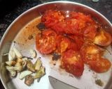 भुने टमाटर,लहसुन धनिया की चटनी(bhune tamater,lahsoon ki chatuny recipe in hindii) रेसिपी चरण 2 फोटो