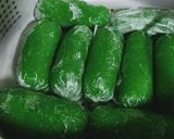 Foto langkah ke 2 dari resep Es Pisang Ijo (Banana Green Ice) ALIAS e.s b.u.t.a i.j.o.