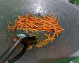 Foto langkah ke 5 dari resep Nasi Goreng Spesial Cabai Merah.