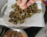 A picture of step 9 of Karela Chips.
