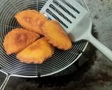 Foto langkah ke 6 dari resep Roti goreng pedas.