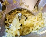 Une image de l'étape 2 de Mijoté de chair à saucisse pommes de terre et carottes au cook expert.