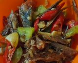 Foto langkah ke 4 dari resep Oseng ikan asin.