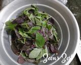 A picture of step 1 of Red and Green Amaranthus Bhaji.
