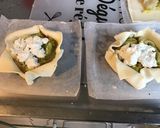 Une image de l'étape 8 de Feuilletés chèvre poireaux, salade de jeunes pousses.