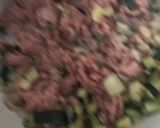 Foto del paso 2 de la receta: Salsa Boloñesa con calabacín, jamón serrano y aceitunas negras !!!!