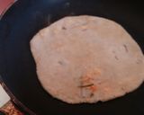 A picture of step 4 of Paneer paratha.