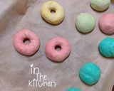 รูปขั้นตอนการทำที่ 4 ของ โดนัทสีพลาสเทล 🍩💕💚💛💙