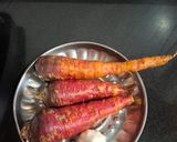 A picture of step 1 of Lasooni carrot.