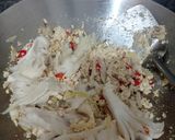 Foto langkah ke 5 dari resep Tumis Tahu Jamur Tiram.