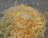 Foto del paso 1 de la receta: Tortillas de papa rallada sin freír