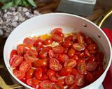 A picture of step 5 of Light Tomato Pasta w/Octopus.