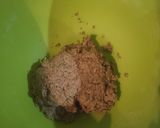 Foto del paso 2 de la receta: Galletas de puré de arvejas con cebollitas de verdeo