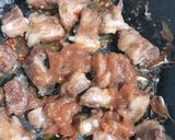 Hình bước làm 3 của món Sườn non rim chua cay 🌶🌶