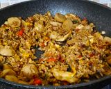 Foto langkah ke 5 dari resep Nasi Goreng Bakso Pedes Sat Set.