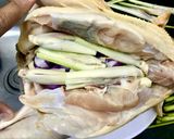Hình bước làm 2 của món Gà ta hấp muối xả