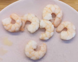 Foto del paso 1 de la receta: Flan de Gambas al gratín con bechamel y queso