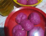 Foto langkah ke 4 dari resep Donat Buah Naga.