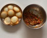 A picture of step 2 of Idli brochettes.