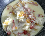 Foto del paso 2 de la receta: Espaguetis con jamón y panceta en salsa de queso
