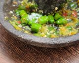 Foto langkah ke 2 dari resep Ayam Geprek Cabe Ijo.