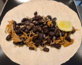 Foto del paso 6 de la receta: Tacos de carne mechada y porotos negros
