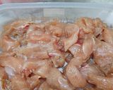 Foto langkah ke 1 dari resep Ayam Tepung Sambal Embe.
