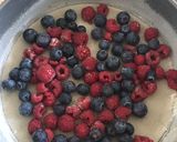 Foto del passaggio 1 della ricetta Clafoutis ai frutti di bosco