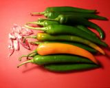 Foto del paso 1 de la receta: Piparrones al ajillo, en virgen extra
