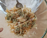 Foto del paso 1 de la receta: Pizza integral de cebolla sin horno ni levadura