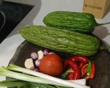 Foto langkah ke 1 dari resep Tumis Pare Saos Tiram.