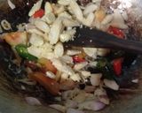 Foto langkah ke 5 dari resep Ikan sarden goreng saus pedas.
