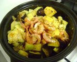 A picture of step 6 of Chingri diye Panch Mishali Torkari (Bengali Dish cooked in a Moroccan Tagine Pot).
