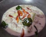 รูปขั้นตอนการทำที่ 3 ของ ต้มข่าไก่ ครัวชนัต