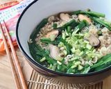 Hình bước làm 3 của món Mì Ăn Liền Nấu Thịt Trai (Vẹm Đen) & Lá Hẹ