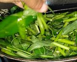 Foto langkah ke 4 dari resep Cah kangkung teri nasi.