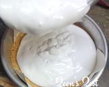 A picture of step 2 of Lychee Cheesecake (No Bake).