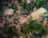 Foto del paso 4 de la receta: Dados de pollo al verdeo con ensalada de lechuga, cebolla y brotes de lentejas