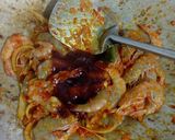 Foto langkah ke 2 dari resep Udang saos Padang.