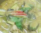 รูปขั้นตอนการทำที่ 4 ของ แกงเขียวหวานไก่มะเขือยาว