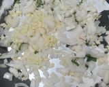 Foto del paso 4 de la receta: Pescado con salsa de mango chipotle y espinacas