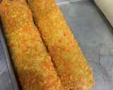 Gambar langkah 3 resipi Breaded Sausage Roll.
