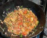 Foto del paso 4 de la receta: Spaghetti integrales con salsa diferente