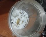 A picture of step 2 of Choco walnut banana smoothie.