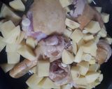 Foto del paso 3 de la receta: Pollo a la olla con papa