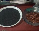 काळा तिल की रेवड़ी (Kala til ki rebdi recipe in Hindi) रेसिपी चरण 2 फोटो